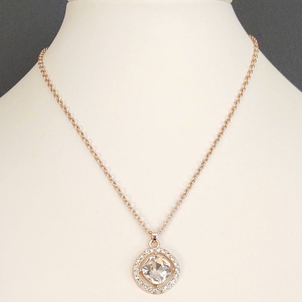 Clear glass pendant necklace with crystal accents